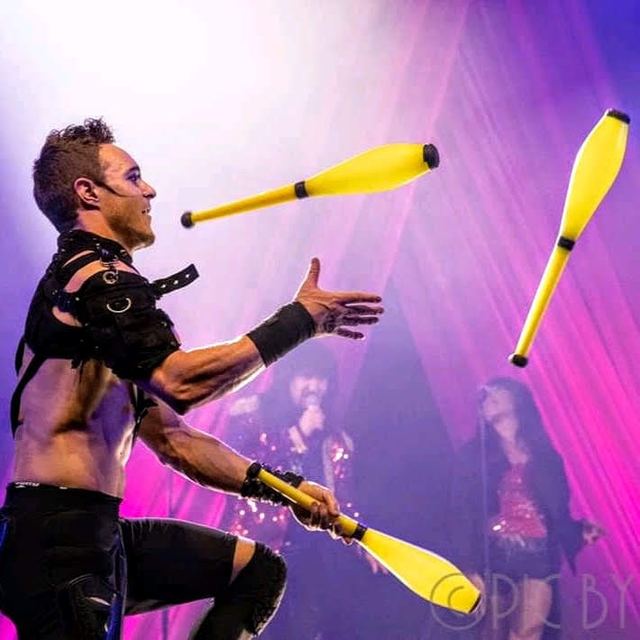 Juggling — photo 1
