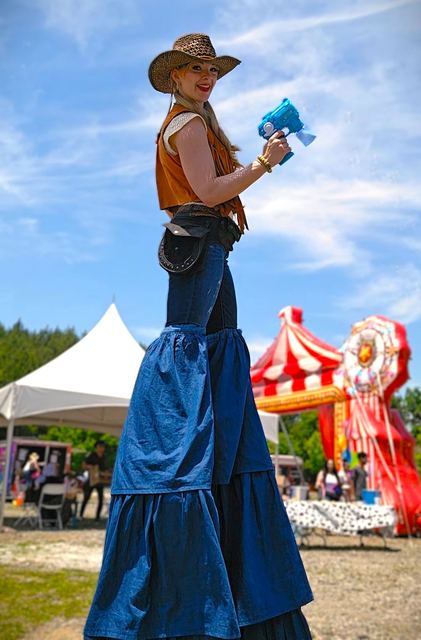 Stiltwalking — photo 3